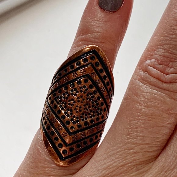 SOLD Ornate copper ring sz. 5 - Picture 5 of 6